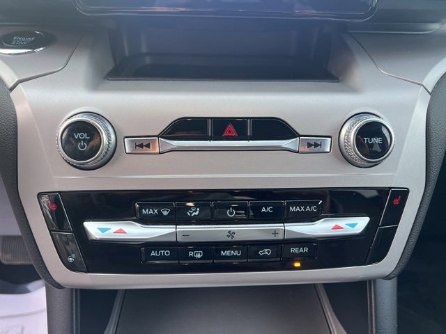 Used 2023 Ford Explorer XLT w/ Equipment Group 202A image 31