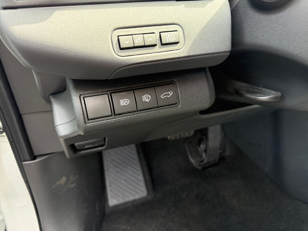 New 2026 Toyota C-HR AWD/4WD image 28