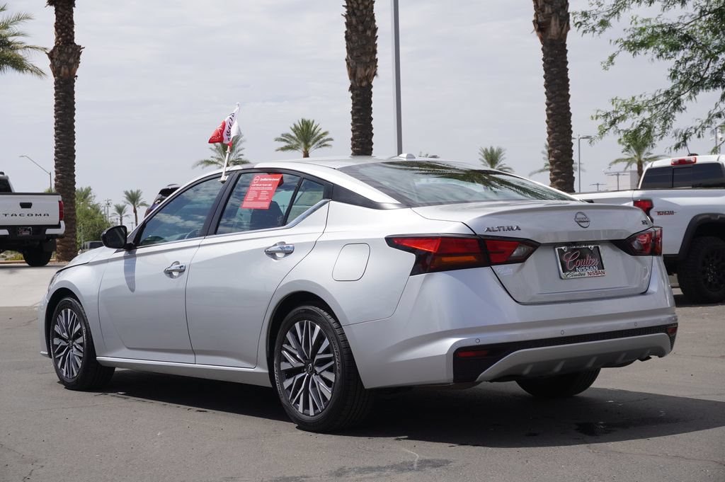 Certified 2024 Nissan Altima 2.5 SV FWD image 3