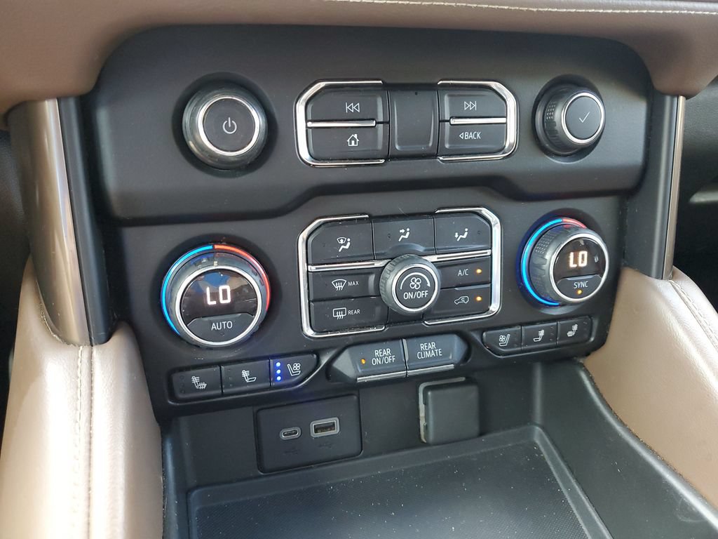 Used 2021 Chevrolet Suburban High Country w/ Premium Package RWD image 10