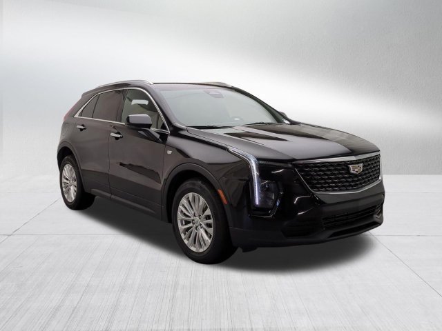 Certified 2024 Cadillac XT4 Luxury w/ Cold Weather Package AWD/4WD image 3