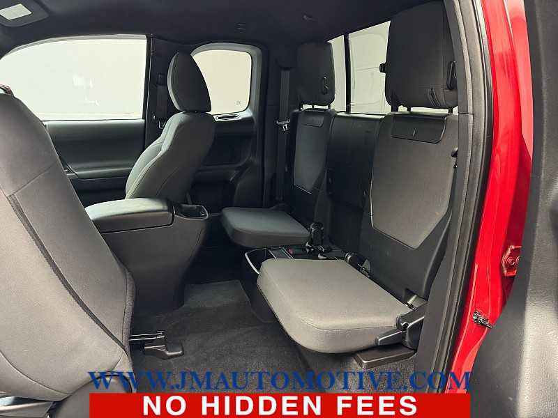 Used 2016 Toyota Tacoma TRD Sport image 15