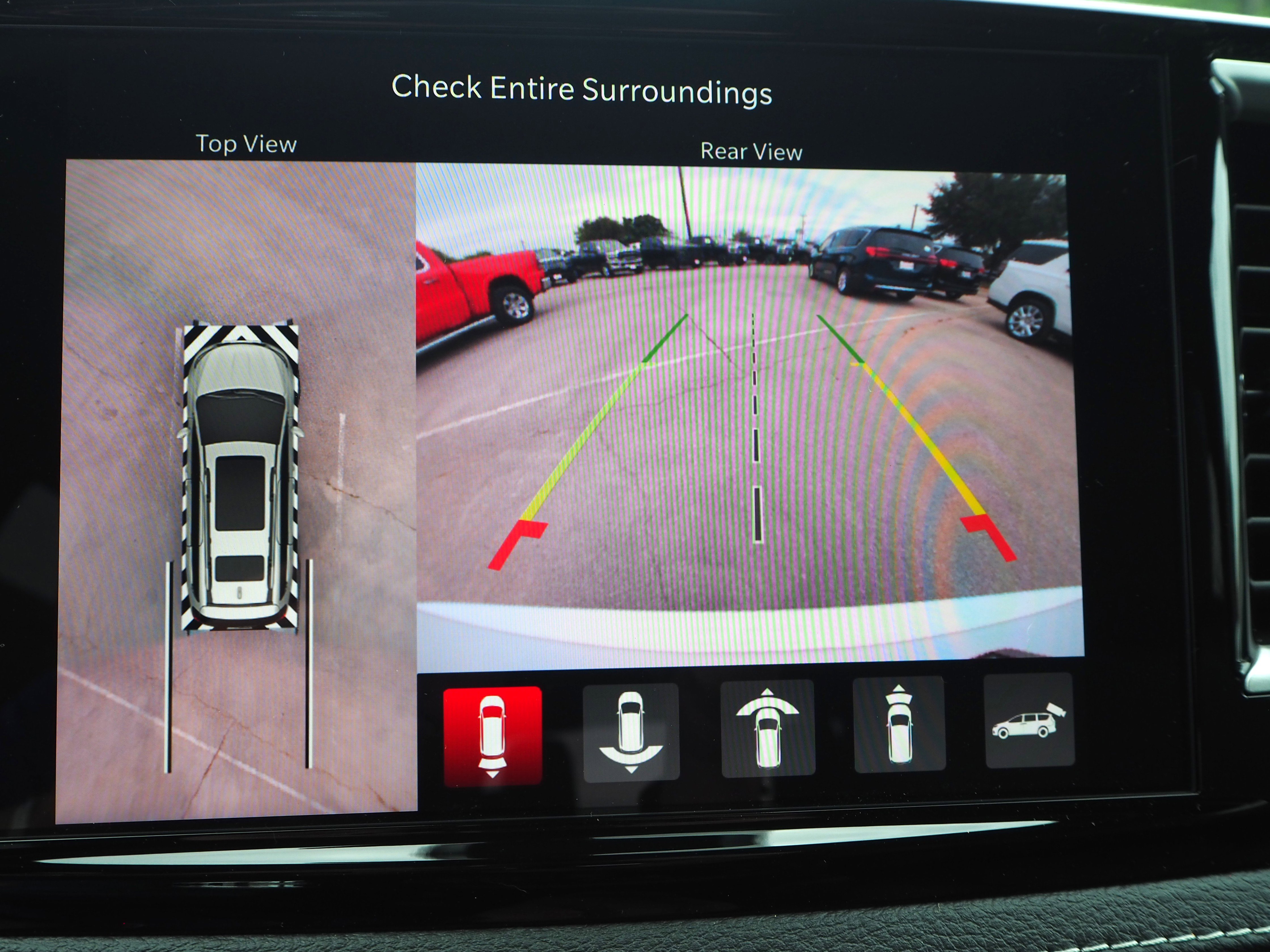 New 2025 Chrysler Pacifica Select w/ Uconnect Theater Family Group FWD image 22
