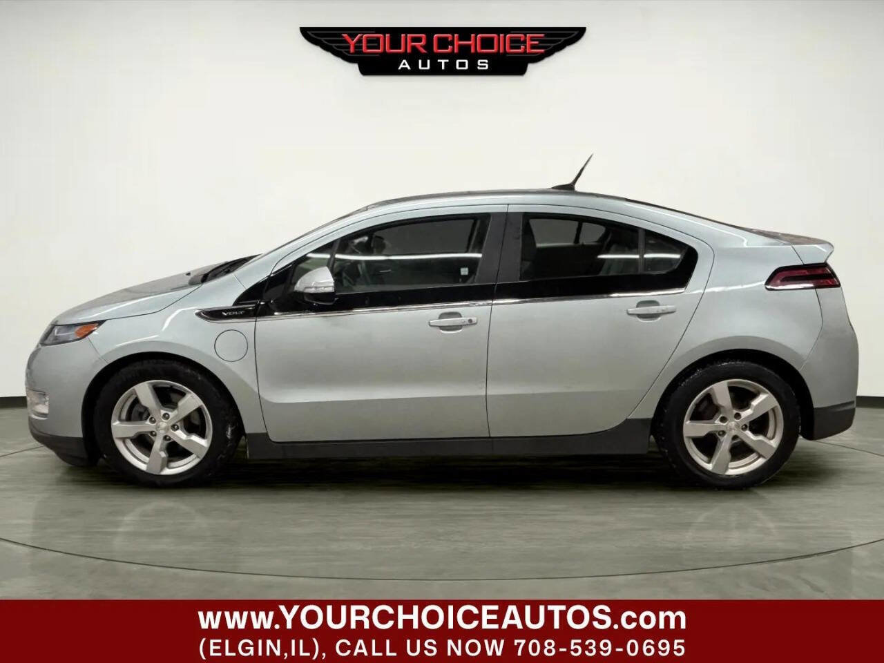 Used 2013 Chevrolet Volt Premium w/ Premium Trim Package FWD image 2