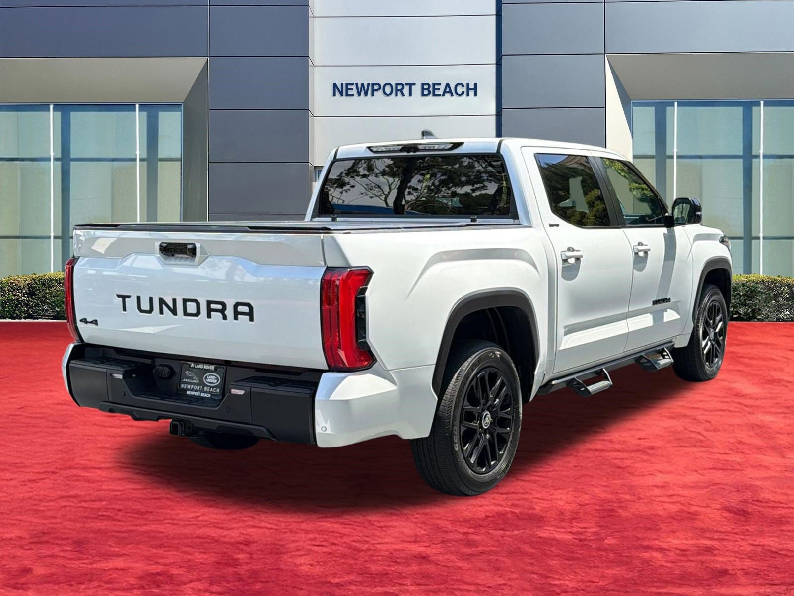 Used 2024 Toyota Tundra Limited AWD/4WD image 9