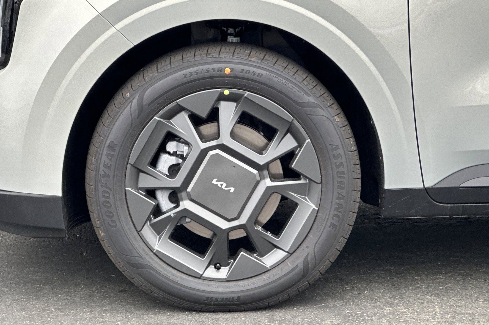New 2026 Kia Carnival EX FWD image 27