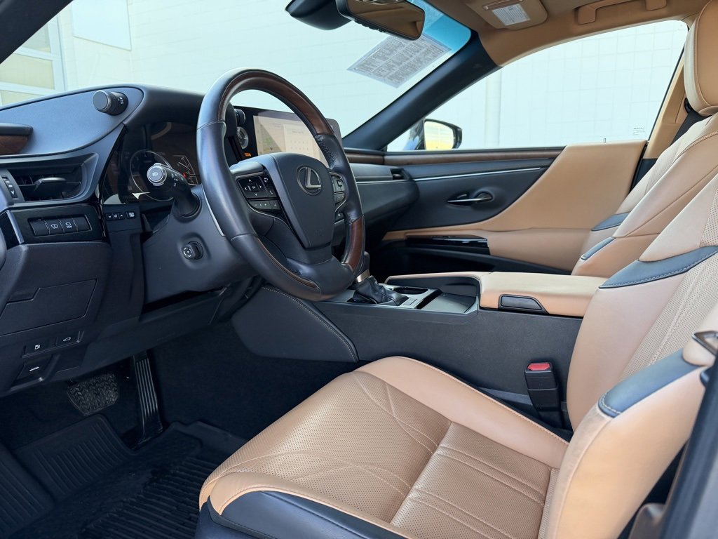 Used 2023 Lexus ES 350 Ultra Luxury image 4