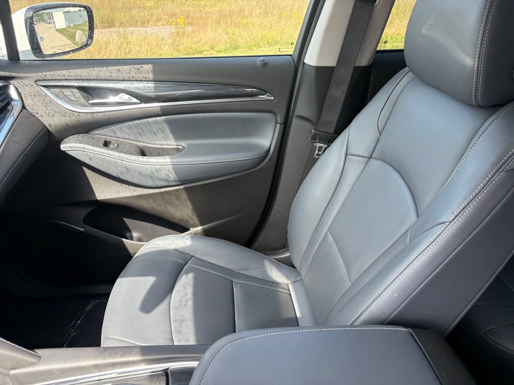 Used 2021 Buick Enclave Essence FWD image 17