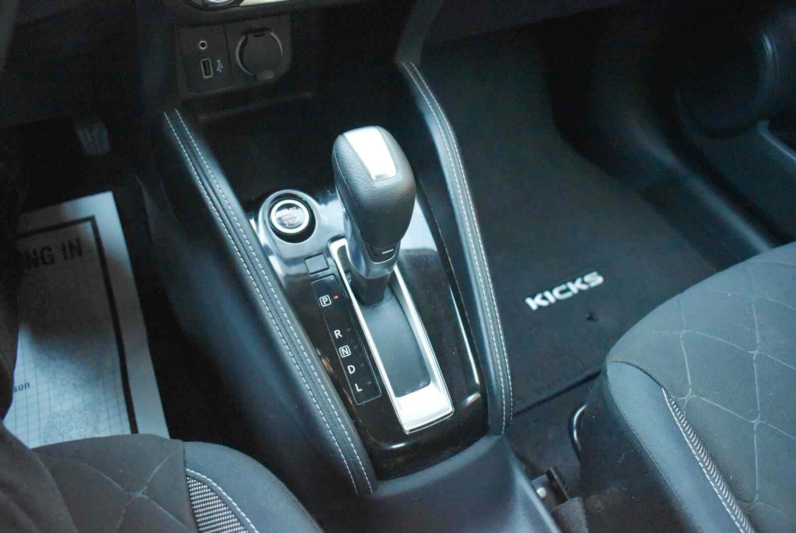 Used 2018 Nissan Kicks S FWD image 17