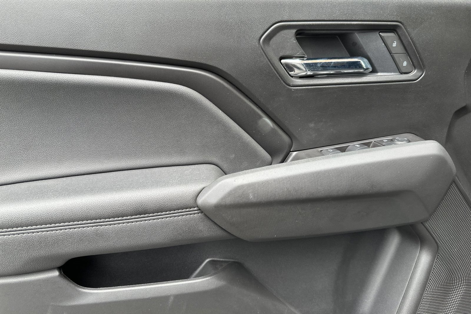 Used 2025 GMC Canyon Elevation RWD image 11