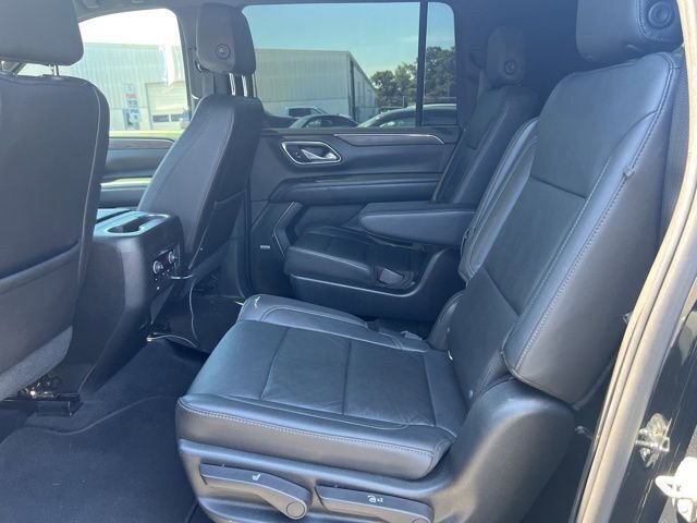 Used 2021 Chevrolet Suburban LT w/ LT Signature Package RWD image 14