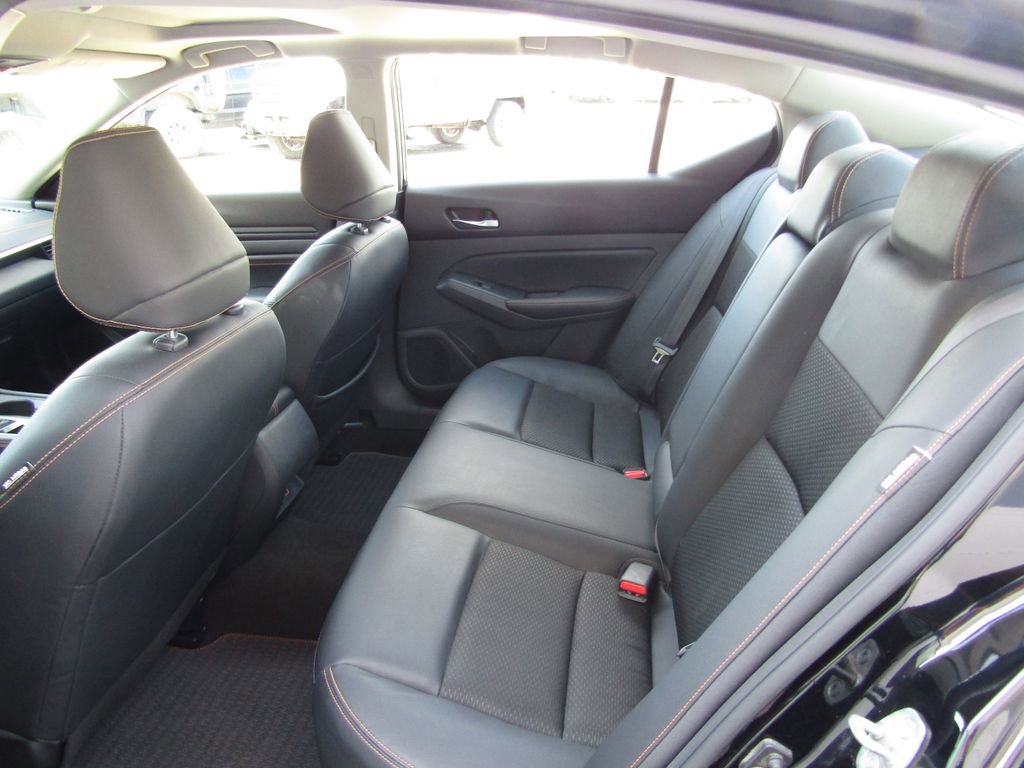Used 2022 Nissan Altima 2.5 SR w/ Midnight Edition Package FWD image 26