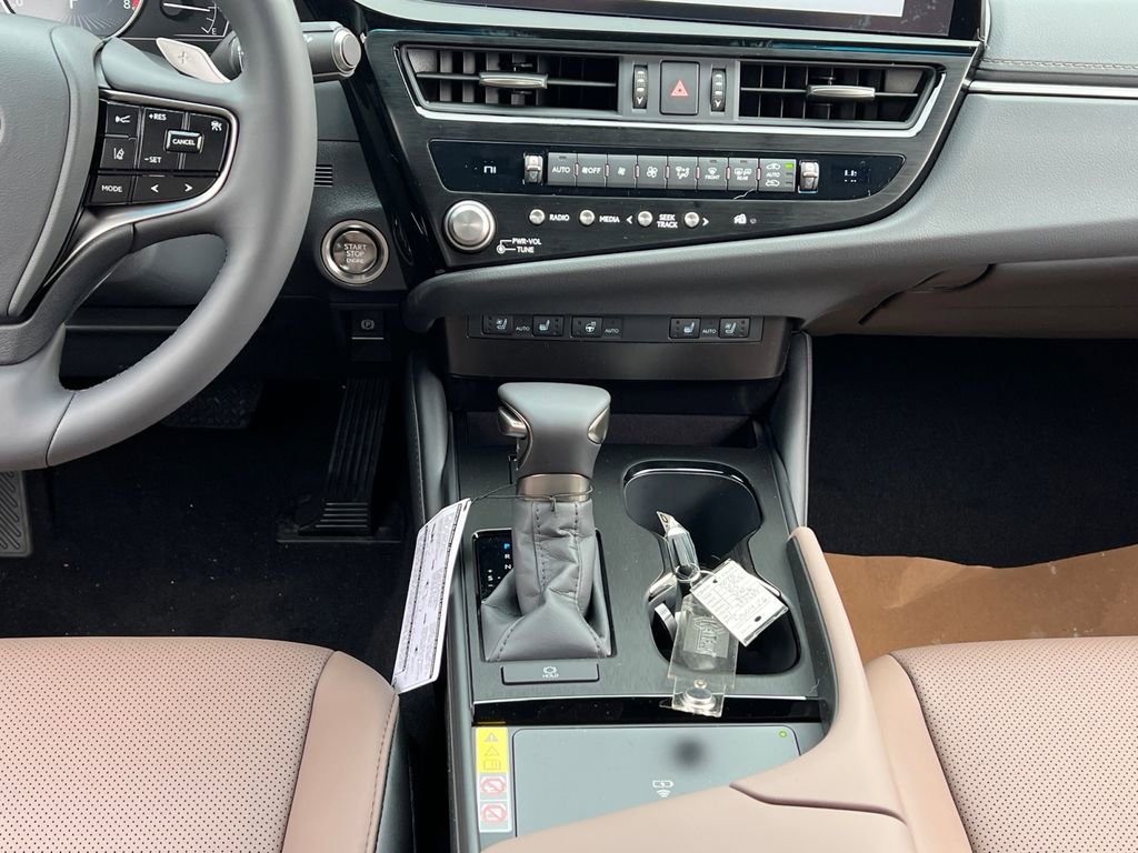 New 2025 Lexus ES 350 w/ Premium Package image 10