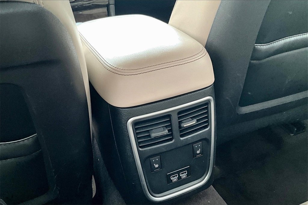 Used 2018 Chrysler 300 Limited image 31