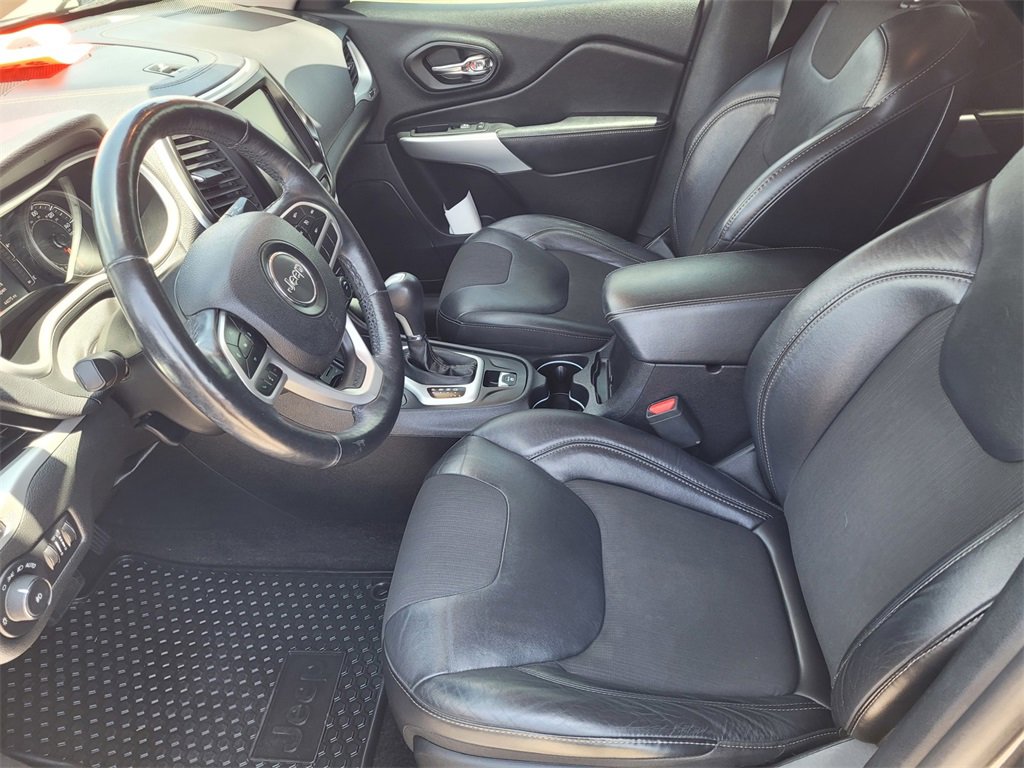 Used 2018 Jeep Cherokee Latitude Plus w/ Cold Weather Group image 12