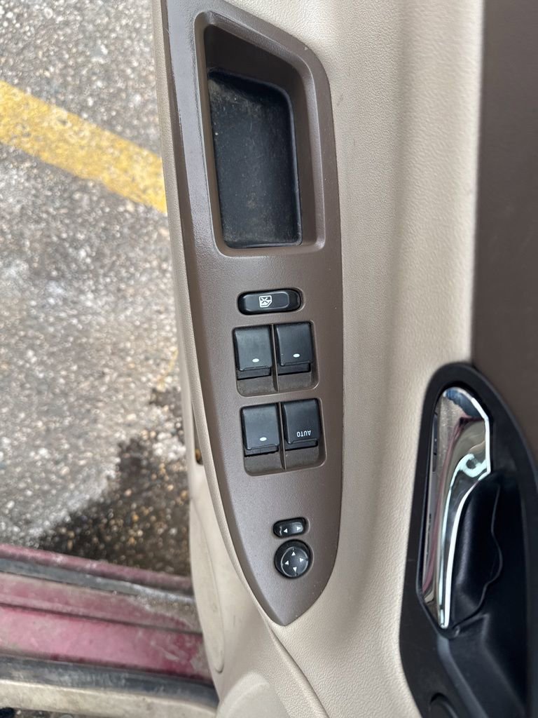 Used 2006 Chevrolet Impala LTZ image 18