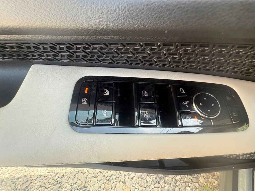 Used 2024 Nissan Ariya FWD image 28