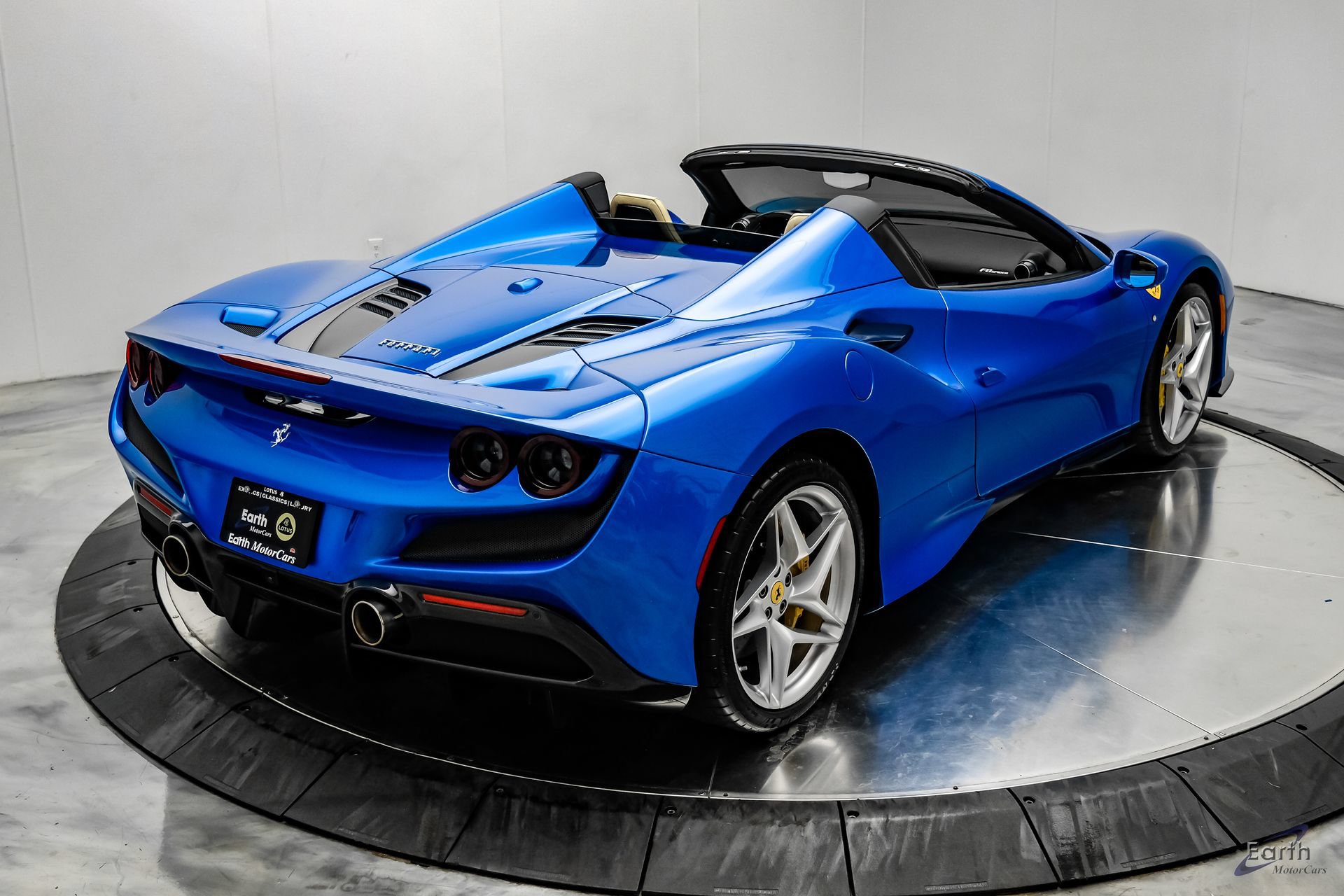 Used 2023 Ferrari F8 Tributo RWD image 24