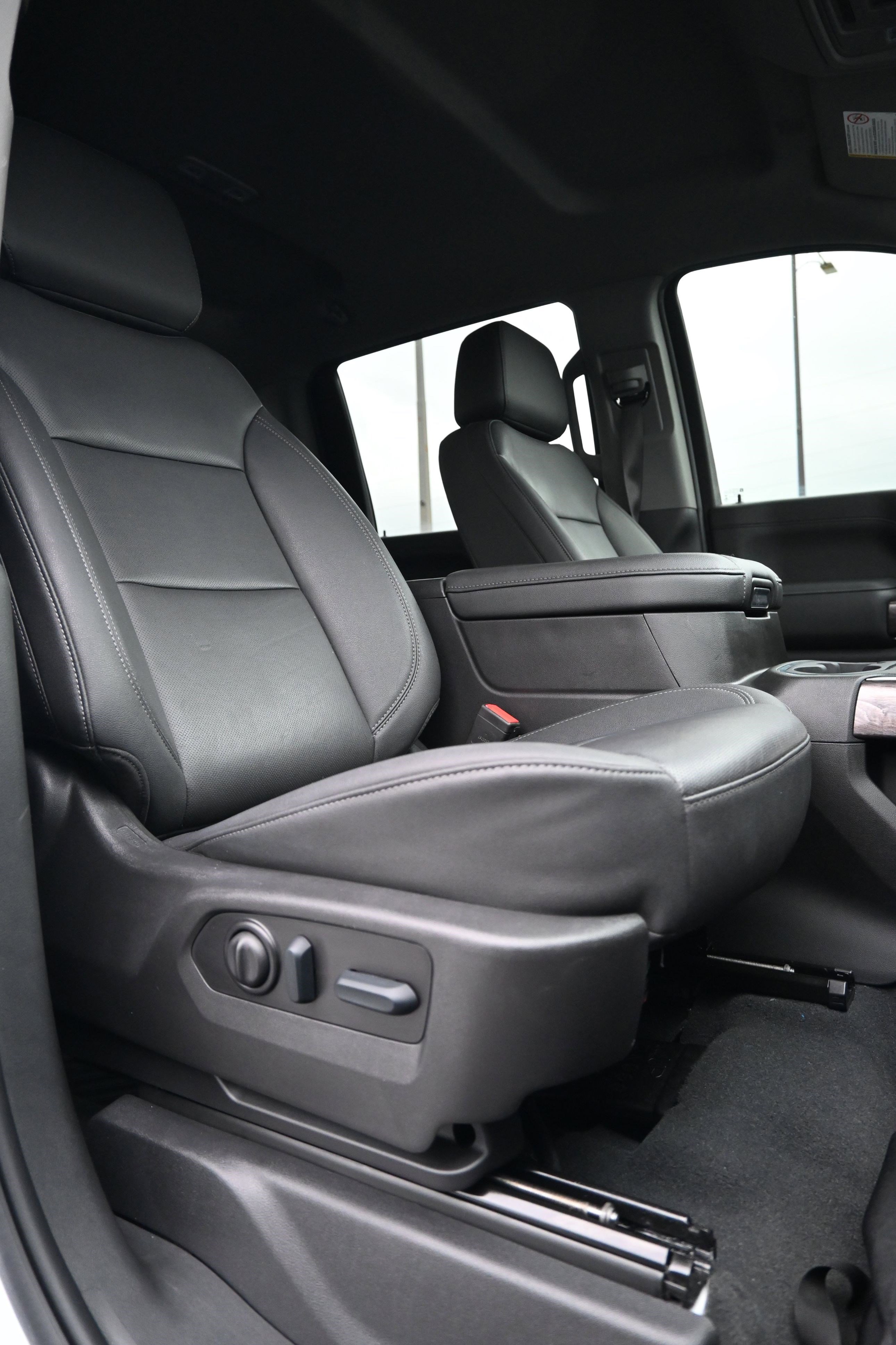 Used 2023 Chevrolet Silverado 2500 LTZ w/ LTZ Plus Package image 33