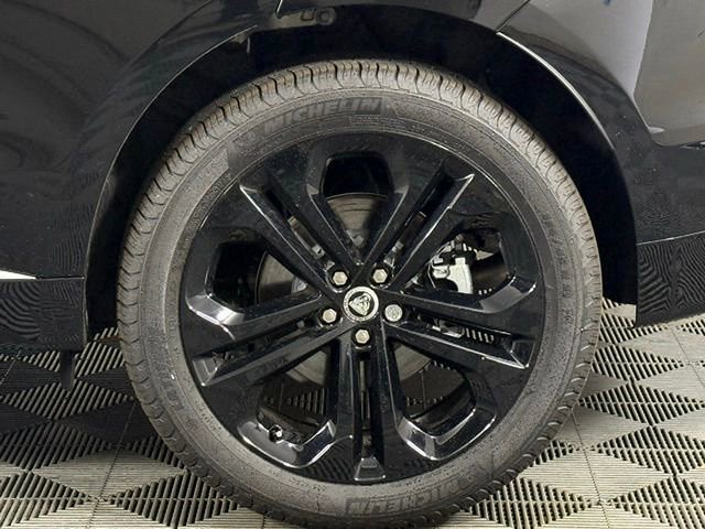 New 2026 Jaguar F-PACE R-Dynamic S image 13