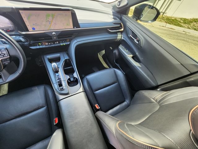Used 2023 Toyota Crown Platinum AWD/4WD image 14