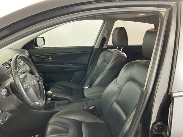 Used 2004 MAZDA MAZDA3 s w/ Moonroof & 6-CD Pkg FWD image 13