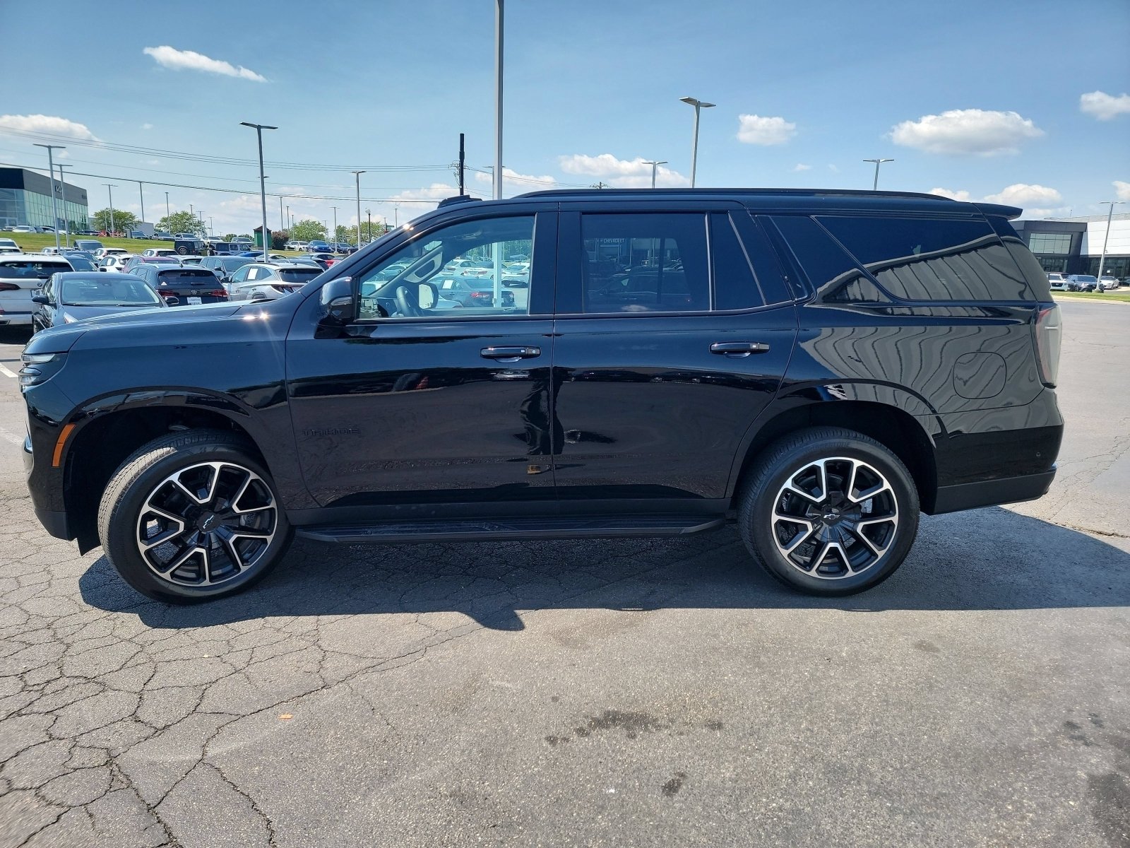 Used 2026 Chevrolet Tahoe RST w/ Comfort Package AWD/4WD image 4