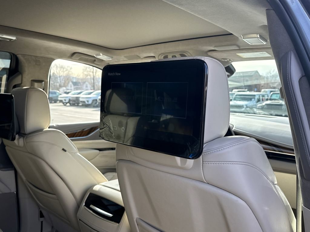 Used 2022 Cadillac Escalade Sport Platinum w/ Heavy-Duty Trailer Package image 17