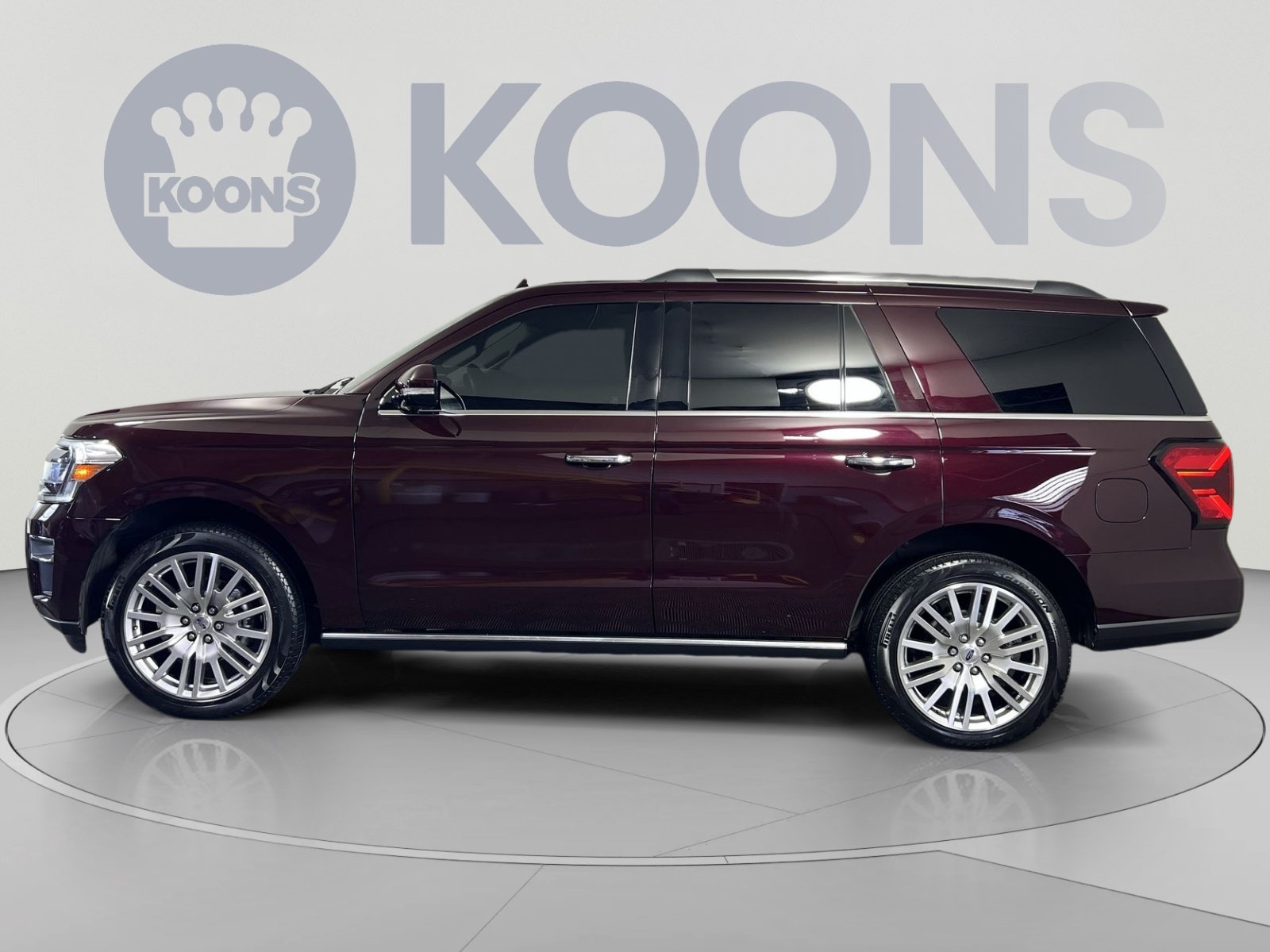 Used 2024 Ford Expedition Limited AWD/4WD image 2