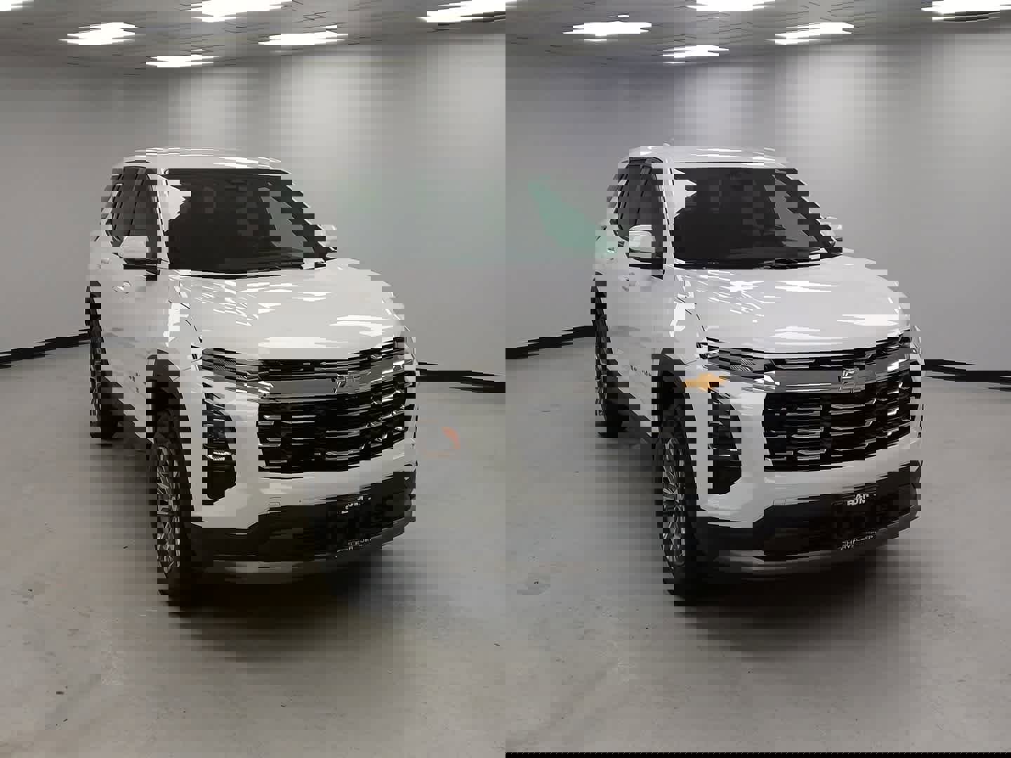 Used 2025 Chevrolet Equinox LT image 2