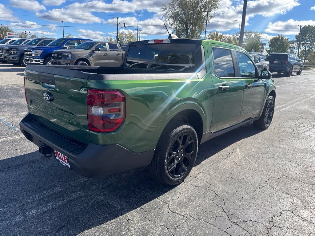Certified 2025 Ford Maverick XLT w/ XLT Luxury Package AWD/4WD image 10