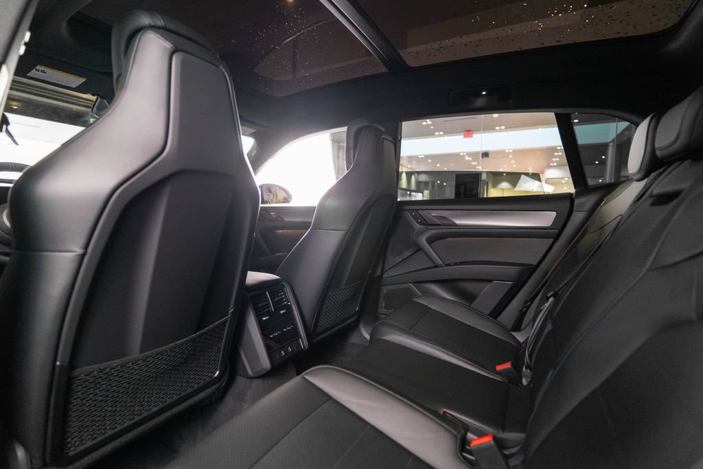 New 2026 Porsche Cayenne Electric AWD/4WD image 18