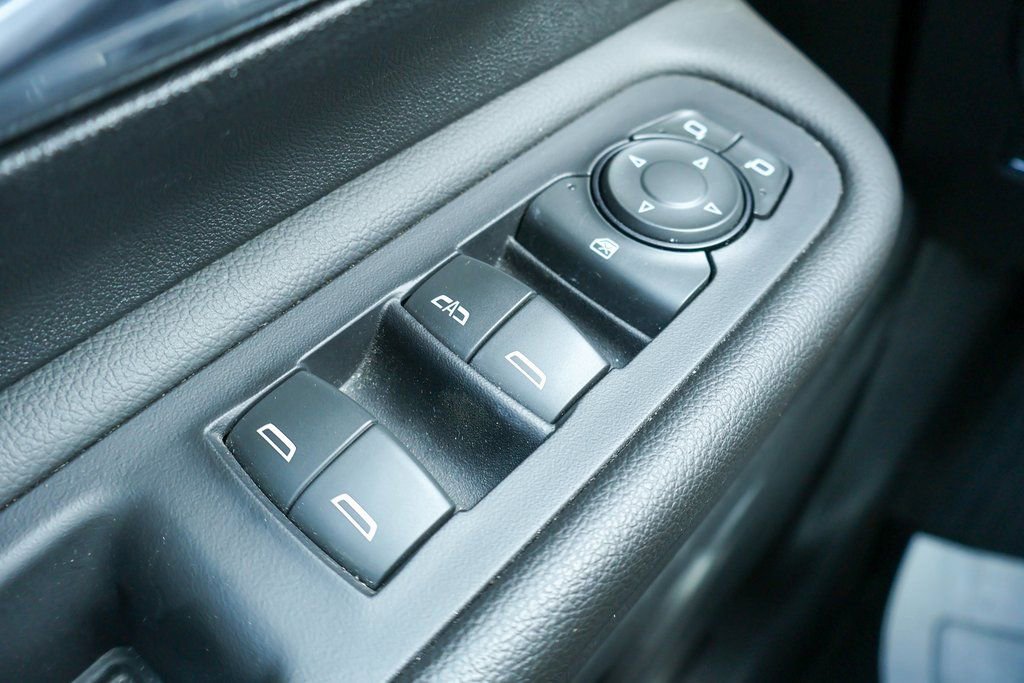 Used 2023 GMC Terrain SLE image 16