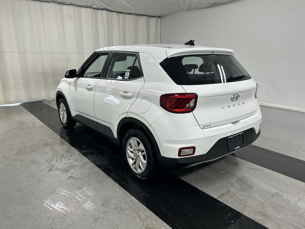 Used 2021 Hyundai Venue SE FWD image 7