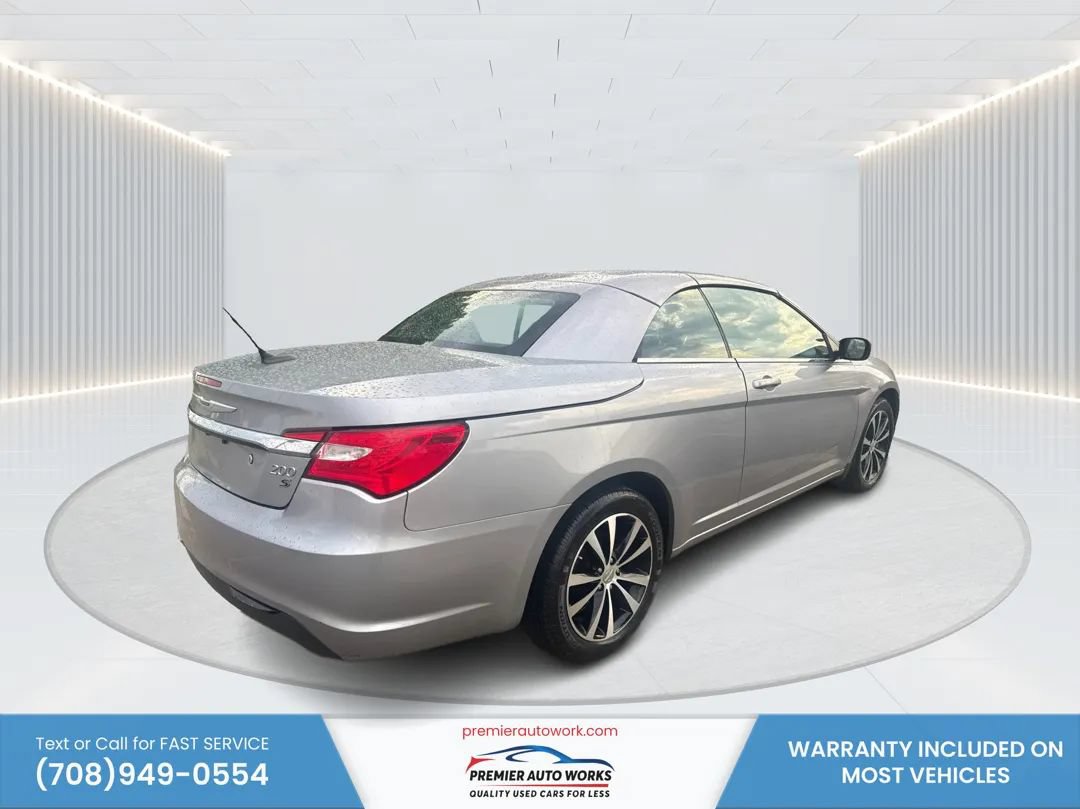 Used 2014 Chrysler 200 S FWD image 4