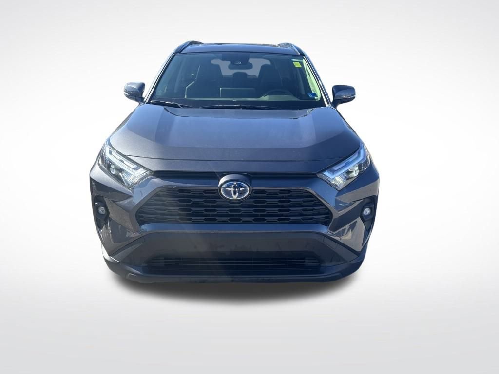 Used 2023 Toyota RAV4 XLE Premium image 5