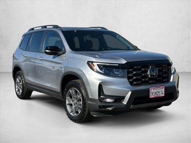 Used 2025 Honda Passport TrailSport image 3