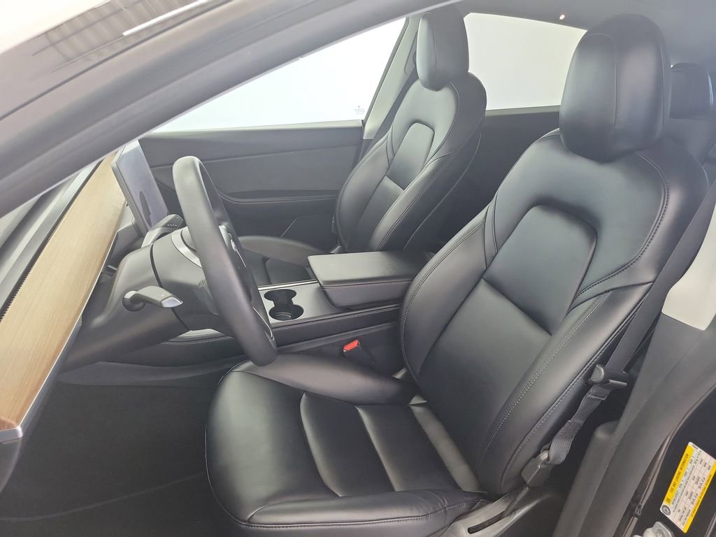 Used 2021 Tesla Model Y Long Range image 18