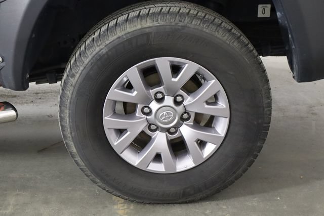 Used 2018 Toyota Tacoma SR5 RWD image 34