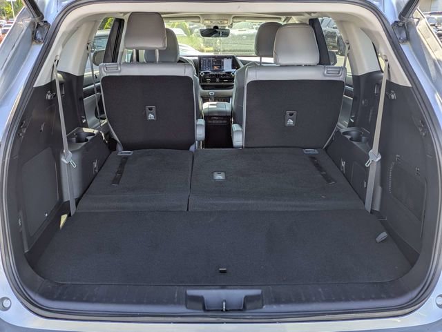 Used 2021 Toyota Highlander Limited FWD image 6