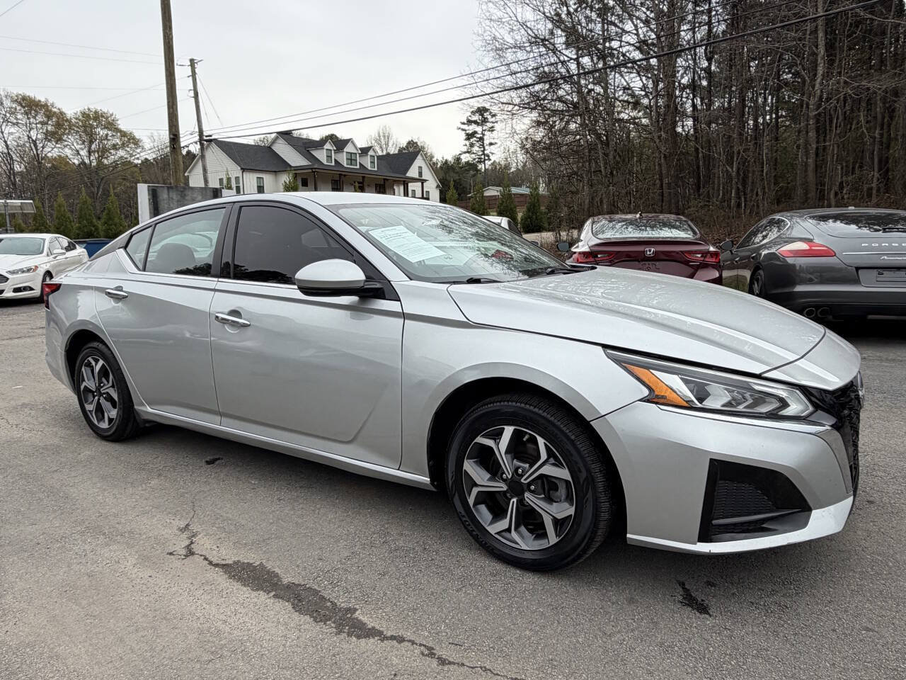Used 2023 Nissan Altima 2.5 SV FWD image 4