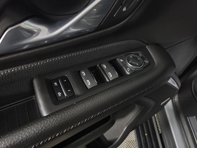 Used 2023 GMC Yukon XL Denali AWD/4WD image 24