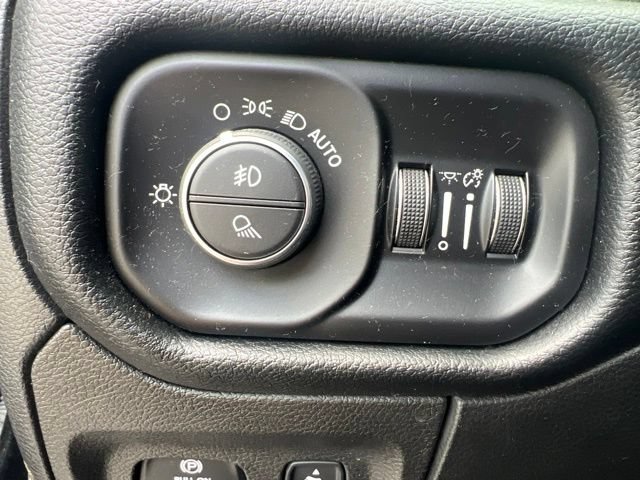 Used 2019 RAM 1500 Big Horn AWD/4WD image 14