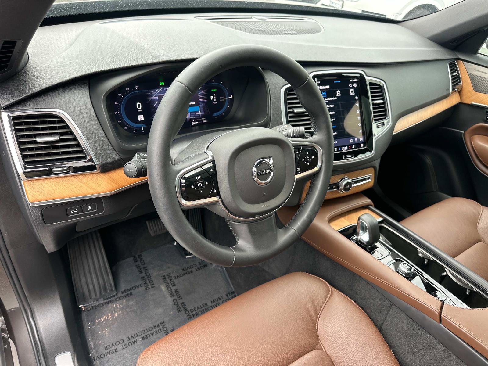 Certified 2024 Volvo XC90 T8 Plus image 9