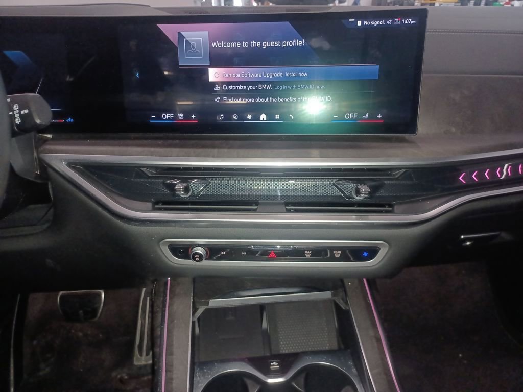 Certified 2025 BMW X7 xDrive40i w/ M Sport Package image 33