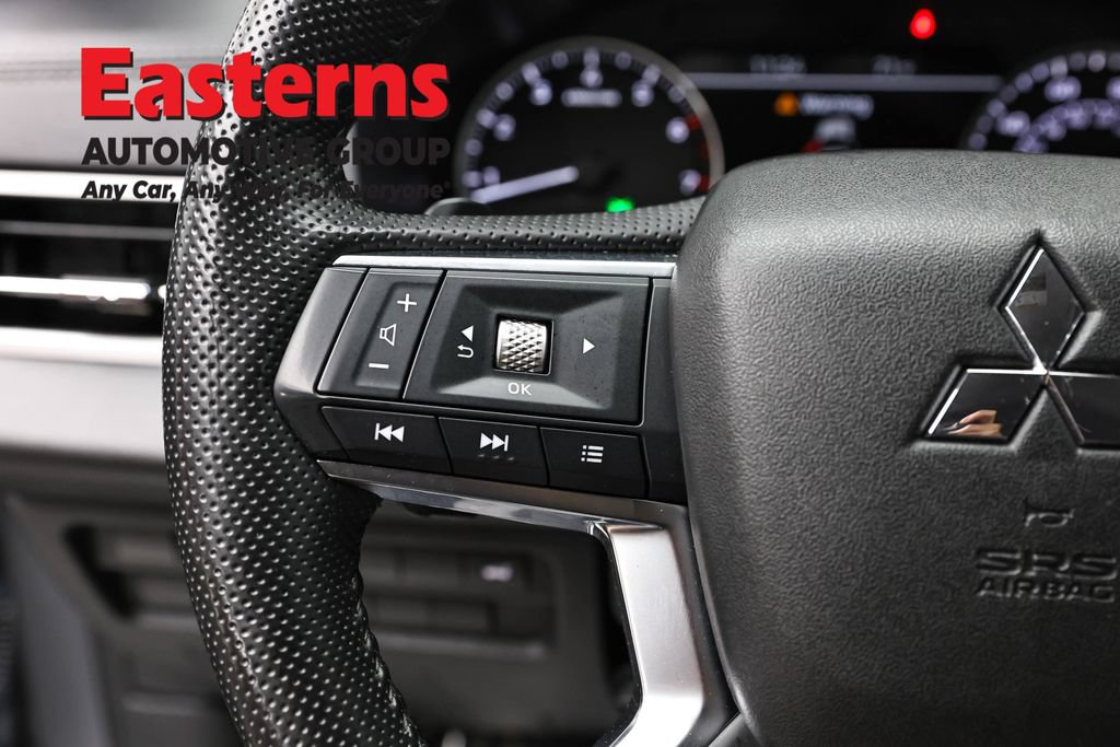 Used 2024 Mitsubishi Outlander SE FWD image 15