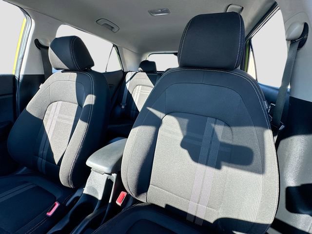 Used 2020 Hyundai Venue SEL image 19