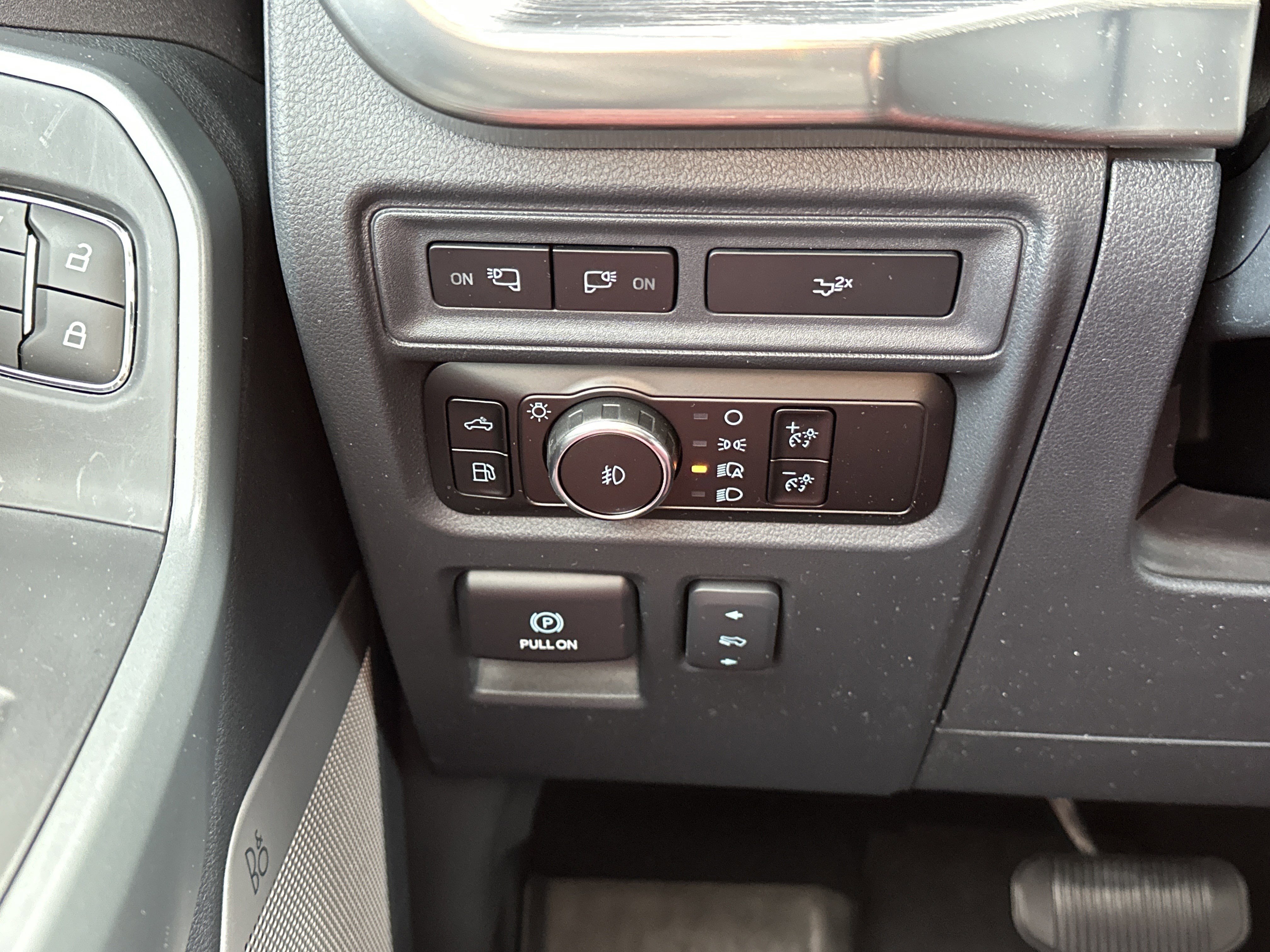 Used 2023 Ford F150 Lariat w/ Trailer Tow Package AWD/4WD image 27