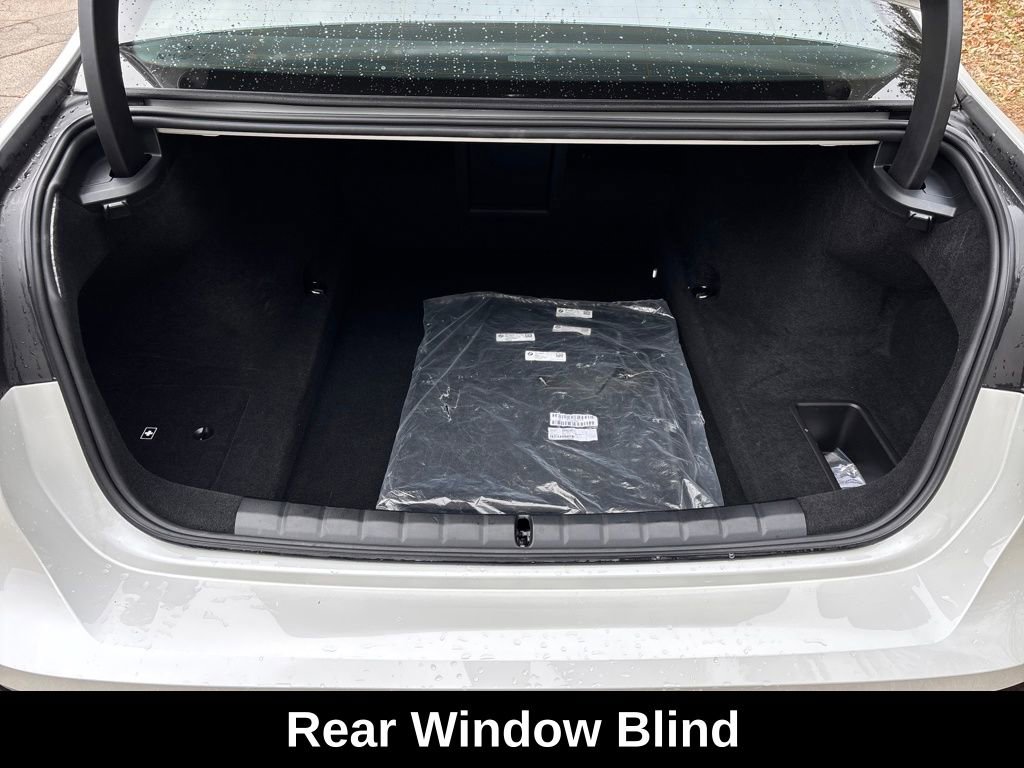 Used 2025 BMW 740i xDrive image 28