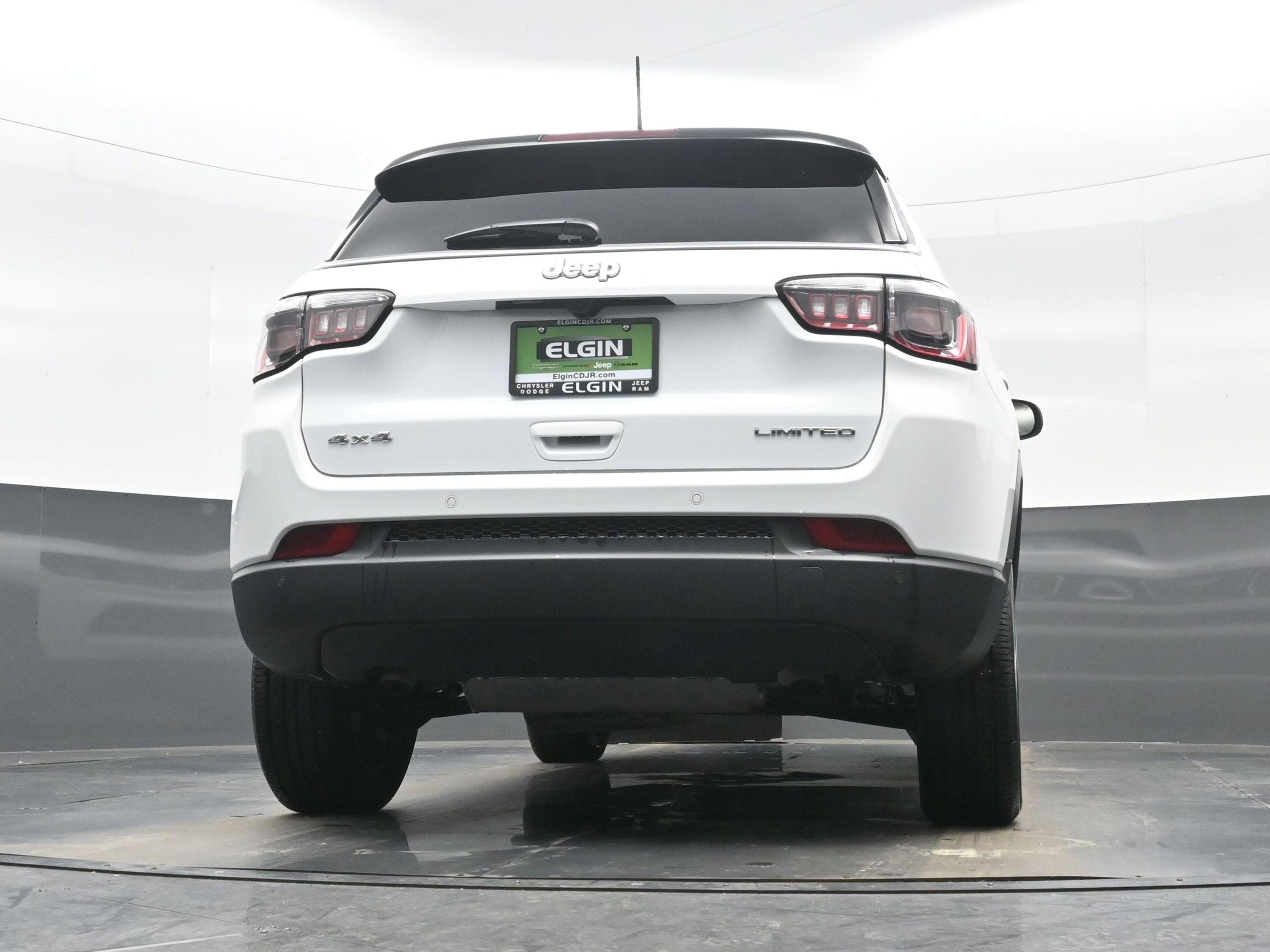 Used 2025 Jeep Compass Limited image 29